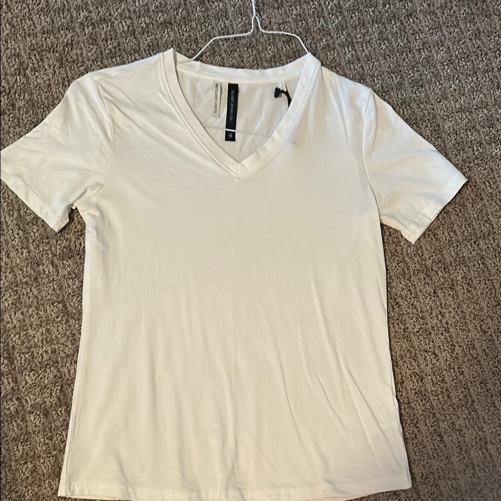 Silver Jeans White V-Neck Short Sleeve Tee